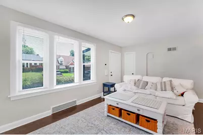 3827 Oakridge Boulevard, Saint Louis, MO 63121 - Photo 6