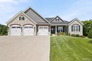 312 Deep Ravine Ct, Saint Charles, MO 63301 - Photo 4