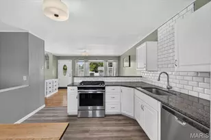 11376 Revere Ln, Saint Louis, MO 63128 - Photo 10