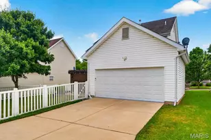 206 Hawksbury Pl, O'Fallon, MO 63368 - Photo 4