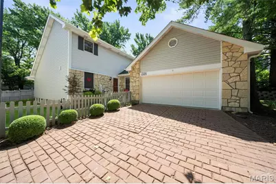 1594 Milbridge Drive #R, Chesterfield, MO 63017 - Photo 2