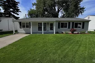 11971 Brookmont Dr, Maryland Heights, MO 63043 - Photo 2