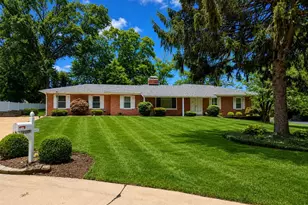 12205 Renwick Dr, Saint Louis, MO 63128 - Photo 1