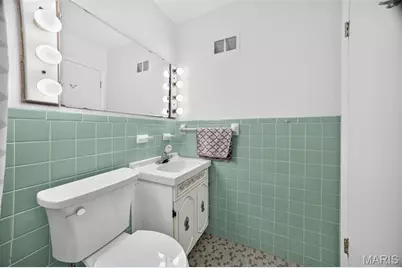 10813 Waycroff Drive, Saint Louis, MO 63114 - Photo 12
