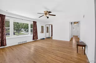 10813 Waycroff Dr, Saint Louis, MO 63114 - Photo 4
