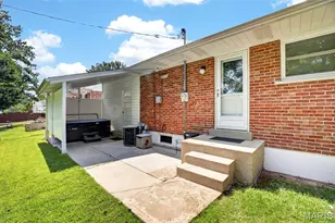 10813 Waycroff Dr, Saint Louis, MO 63114 - Photo 38