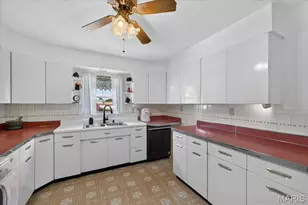 3152 Watson Rd, Saint Louis, MO 63139 - Photo 16