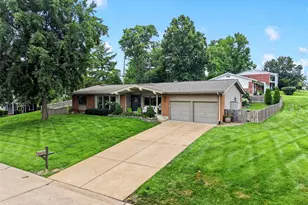 13203 Dartagnan Ct, Saint Louis, MO 63141 - Photo 2