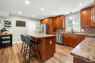 210 Capri Dr, O'Fallon, MO 63366 - Photo 10