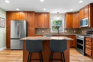 210 Capri Dr, O'Fallon, MO 63366 - Photo 6