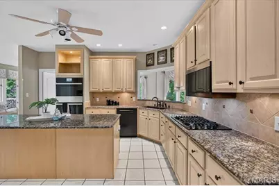 12402 Stratford Ridge Court, Creve Coeur, MO 63141 - Photo 10