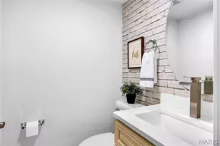 4422 Pegasus Dr, Oakville, MO 63129 - Photo 14