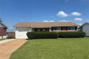 10120 Mullally Dr, Saint Louis, MO 63123 - Photo 2