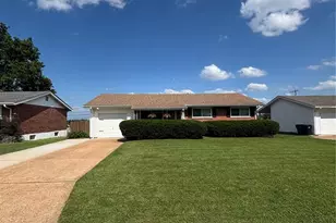 10120 Mullally Dr, Saint Louis, MO 63123 - Photo 4