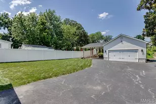 8901 Moritz Ave, Brentwood, MO 63144 - Photo 34