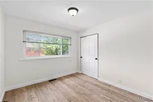 2390 Grassland Dr, Florissant, MO 63033 - Photo 20