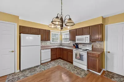 2739 Cripple Creek Drive, Oakville, MO 63129 - Photo 10
