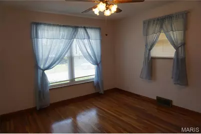 125 W Felton Avenue, Saint Louis, MO 63125 - Photo 4