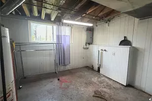 2290 Montagne Dr, Florissant, MO 63033 - Photo 8