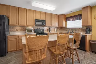226 Charging Bear Dr, Wentzville, MO 63385 - Photo 4
