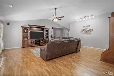 226 Charging Bear Drive, Wentzville, MO 63385 - Photo 8