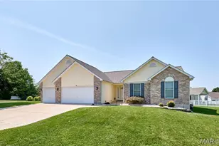 28 Jacobs Ct W, Saint Peters, MO 63376 - Photo 1