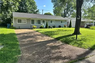 9711 Corregidor Dr, Woodson Terrace, MO 63134 - Photo 2