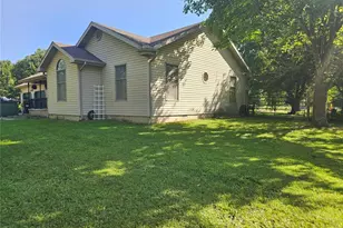 31050 Oak Ridge Dr, Lebanon, MO 65536 - Photo 6