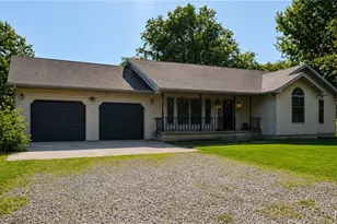 31050 Oak Ridge Dr, Lebanon, MO 65536 - Photo 2