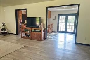 31050 Oak Ridge Dr, Lebanon, MO 65536 - Photo 8
