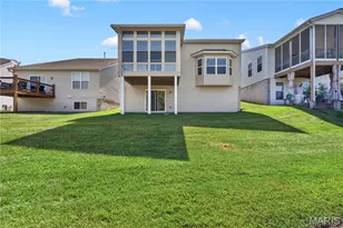 1051 Silo Bend Dr, Wentzville, MO 63385 - Photo 16