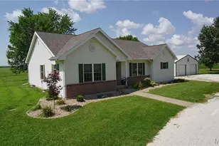 203 Vine St, Clarence, MO 63437 - Photo 2
