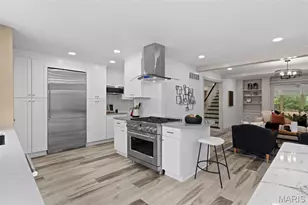 901 Mason Wood Dr, Saint Louis, MO 63141 - Photo 12