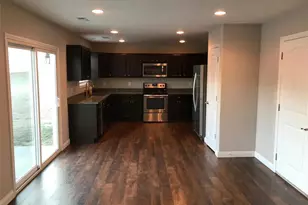 463 Honeysuckle Creek Dr, Wentzville, MO 63385 - Photo 4