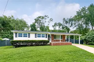 1800 Apple Blossom Ct, Florissant, MO 63031 - Photo 2