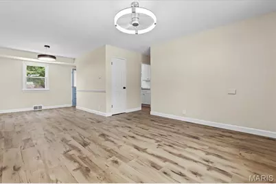 9353 Laramie Drive, Bellefontaine Neighbors, MO 63137 - Photo 4