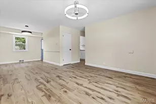 9353 Laramie Dr, Bellefontaine Neighbors, MO 63137 - Photo 4