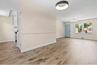 9353 Laramie Drive, Bellefontaine Neighbors, MO 63137 - Photo 6