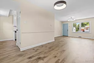 9353 Laramie Dr, Bellefontaine Neighbors, MO 63137 - Photo 6