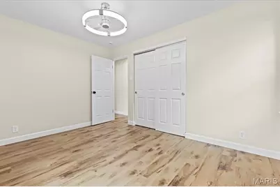 9353 Laramie Drive, Bellefontaine Neighbors, MO 63137 - Photo 14