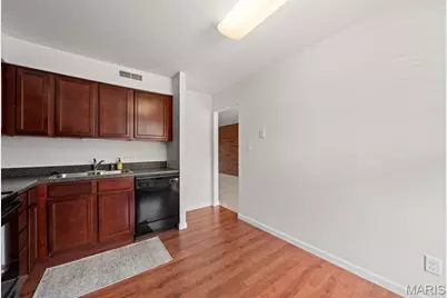 1934 Greenpoint Drive #203, Kirkwood, MO 63122 - Photo 12