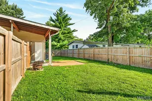 200 Falcon Dr, Florissant, MO 63031 - Photo 8