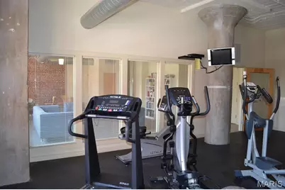 1627 Locust Street #402, Saint Louis, MO 63103 - Photo 10