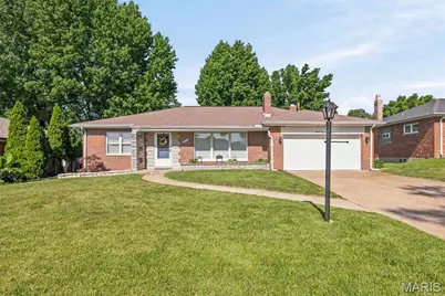 9841 Knollshire Drive, Saint Louis, MO 63123 - Photo 2