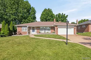 9841 Knollshire Dr, Saint Louis, MO 63123 - Photo 2