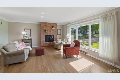 9841 Knollshire Drive, Saint Louis, MO 63123 - Photo 6