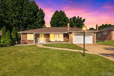 9841 Knollshire Drive, Saint Louis, MO 63123 - Photo 1