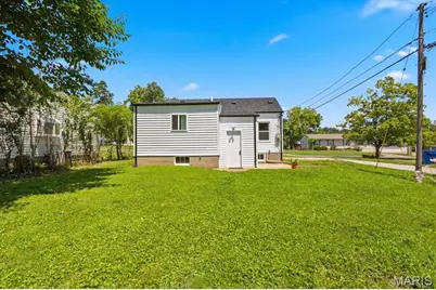 527 Emmons Avenue, Saint Charles, MO 63301 - Photo 8