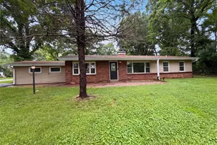 925 Woodcrest Ln, Hazelwood, MO 63042 - Photo 1
