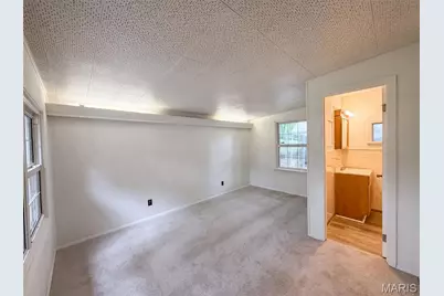 925 Woodcrest Lane, Hazelwood, MO 63042 - Photo 10